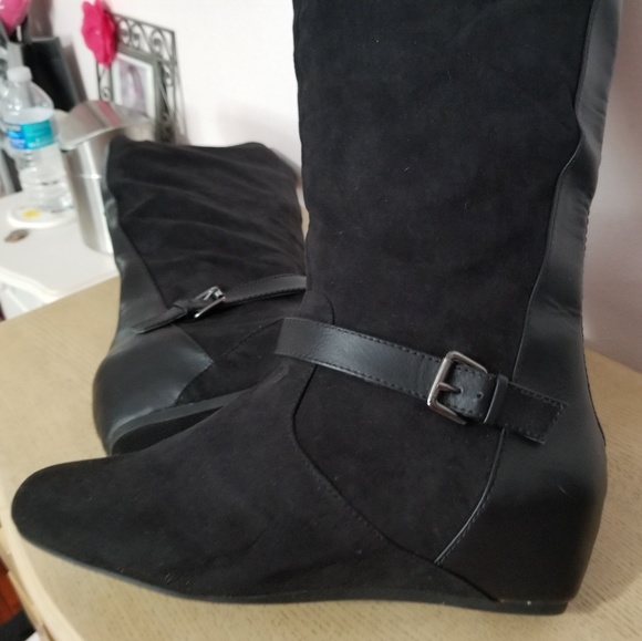 đź–¤Express Covered Wedge Bootsđź–¤ - Picture 3 of 8